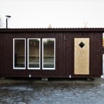 Mörk ytterpanel på hakskog 6-stort basturum