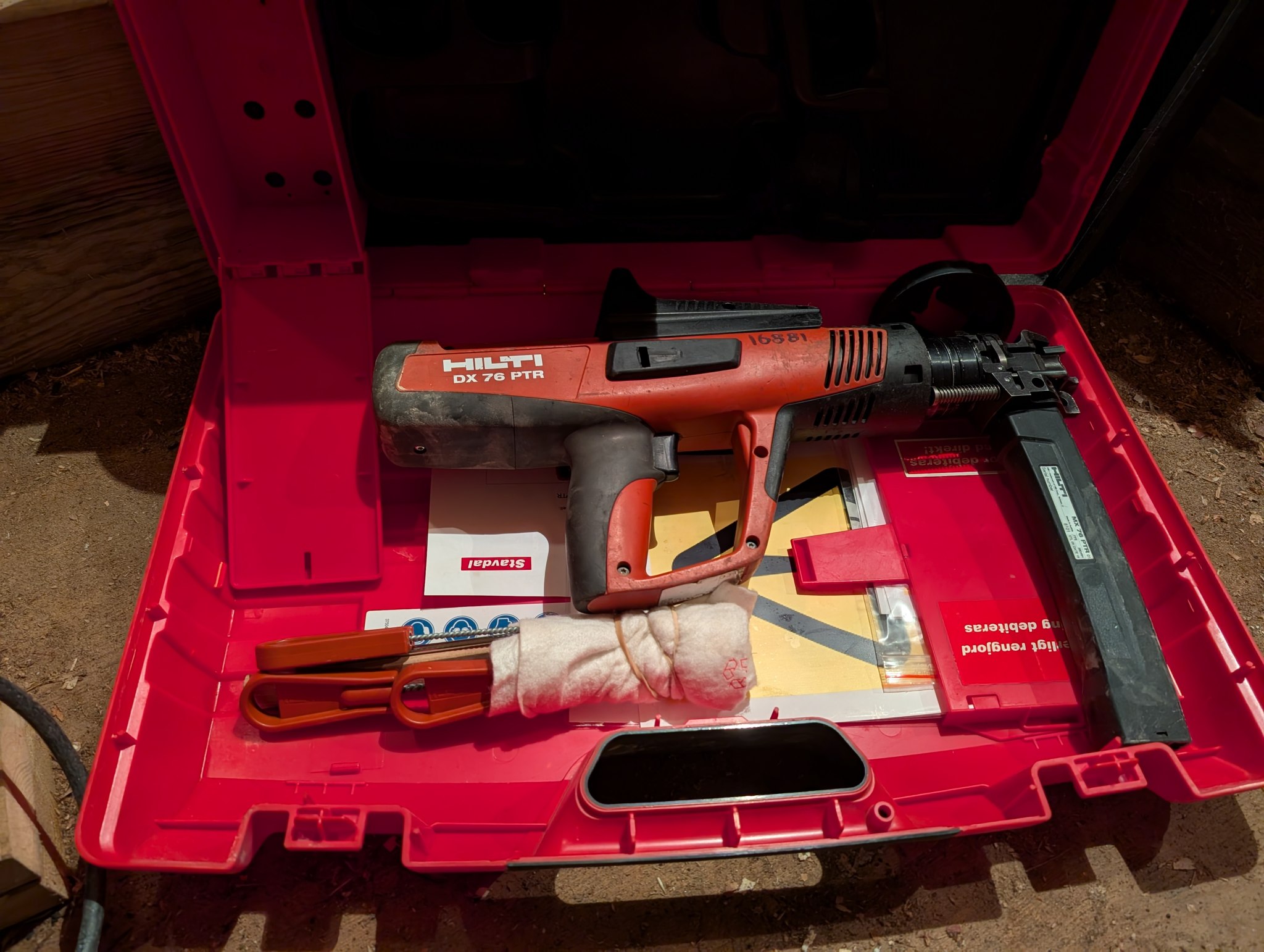 Hilti bultpistol DX 76